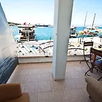 Vongole Hotel
